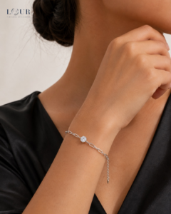 Elara Paperclip Moissanite Bracelet