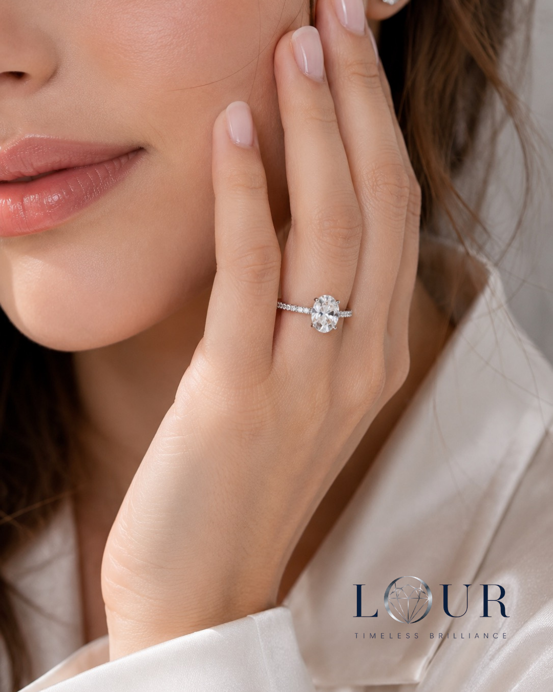 Elara Oval Ring